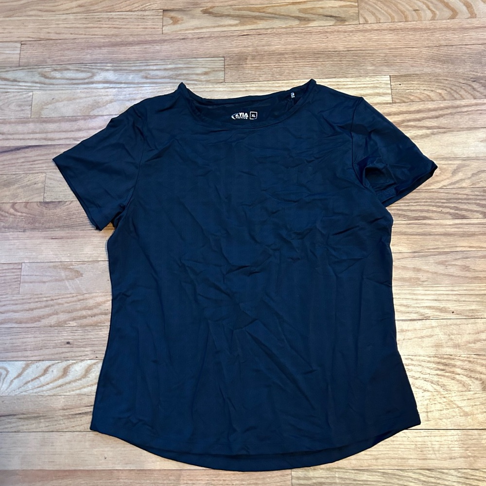 Zyia Black Box Swoop T